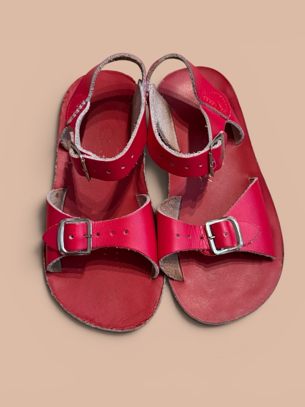 Saltwater Sun-San surfer red sandals, size 9